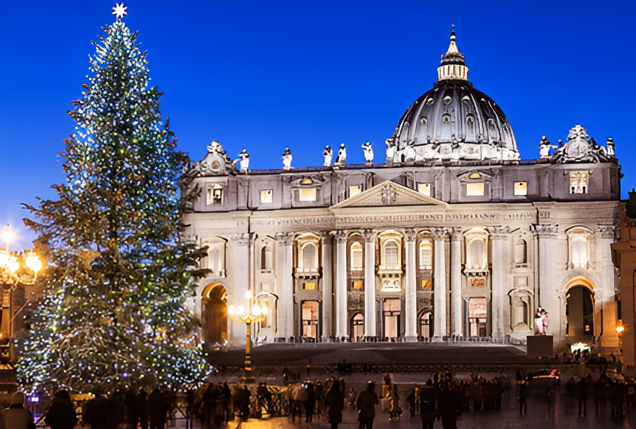 Con 22 metros de altura, el árbol de Navidad que está ubicado frente al Vittoriano, es considerado uno de los más hermosos de todo Roma.
Se encuentra específicamente en el centro de Plaza Venecia y tuvo un costo de 48.000 euros.